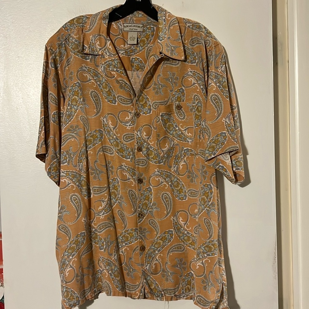 Boca Classics men’s 100% silk paisley peach/gray short sleeve shirt